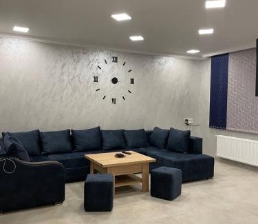 Gyumri House | Top-Rated Albus House: Family-Friendly with Breakfast Included