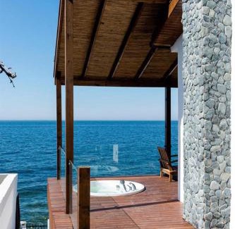 Cinarcik Villa | Indulge in Relaxation at İstanbul Bali House with Ocean Views