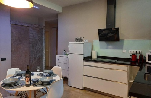 Centro - Sagrario Apartment | Alcaicería: Guest Rated 9.8 with Family-Friendly Amenities