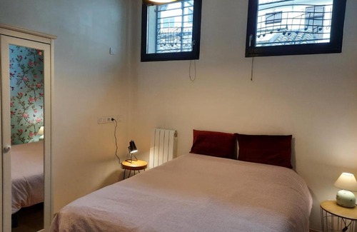 Centro - Sagrario Apartment | Alcaicería: Guest Rated 9.8 with Family-Friendly Amenities