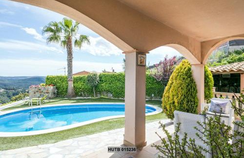 Corbera De Llobregat House | Relaxing Alcam Can Macia: Oceanfront Retreat for Families