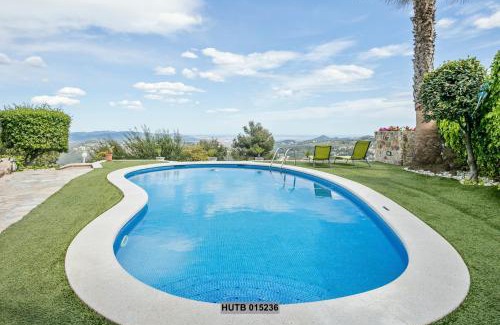 Corbera De Llobregat House | Relaxing Alcam Can Macia: Oceanfront Retreat for Families