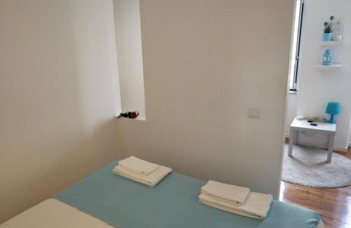 Santo Amaro Apartment | Serene Alcantara Retreat in Lisbon, Perfect for Families