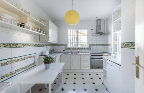 Alhendin Apartment | Alcazaba - Scenic Escape in Sierra Nevada, Alhendin