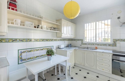 Alhendin Apartment | Alcazaba - Scenic Escape in Sierra Nevada, Alhendin