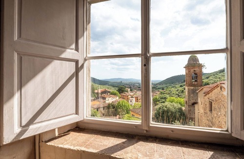 Calci Apartment | Alchimia Di Storia: Attico di Charm nel Castello di Calci