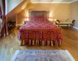 Mala Strana Hotel | Elegant Alchymist Grand Hotel: Spa & Pool Amenities Await