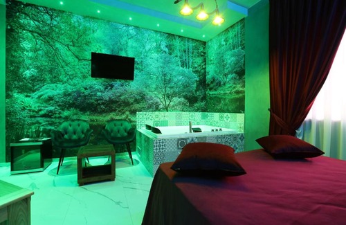 Eboli Hotel | Indulge at Alcova Suite & Relax - 4-Star Getaway Awaits