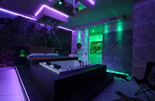Eboli Hotel | Indulge at Alcova Suite & Relax - 4-Star Getaway Awaits