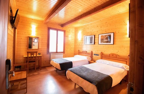 Palas de Rei House | Discover Comfort at Hotel Alda Palas de Rei with Spa & Breakfast