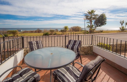 Puerto de la Duquesa Ski Chalet | Ocean View Escape at Aldea Beach 152 Townhouse