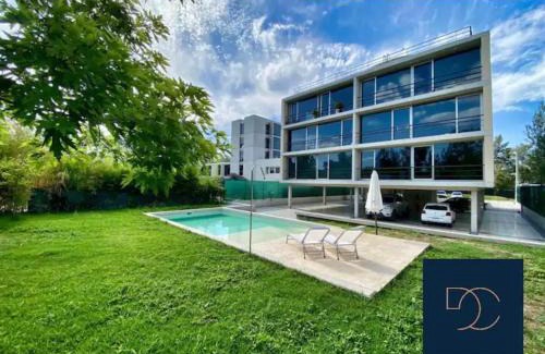 Barrio Fisherton Apartment | Discover Aldea Fisherton Monoambiente with Oceanfront Views