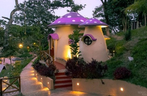 Xilitla Hotel | Inviting Aldea Nanacatli: Pool, Spa & Family-Friendly Fun