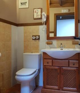 Pepin House | Tranquil Aldea Rural A Cortiña: Pool & Child-Friendly Retreat