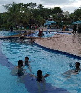 Caldas Novas Apartment | Comfortable Stay at Aldeia do Lago with Pool & Kitchen
