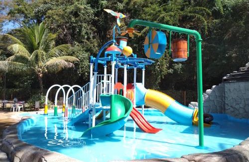 Caldas Novas Apartment | Inviting C204 AP-Aldeia do Lago with Pool and Hot Tub