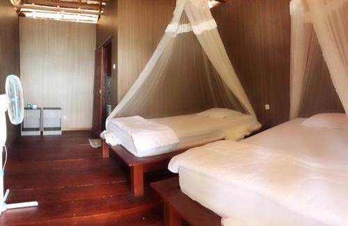 Raja Ampat Cabin | Cozy Aldejus Homestay with Private Beach & Ocean View