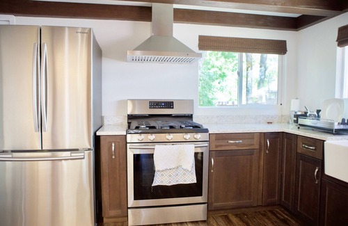 Kelseyville Resort | Unwind at Alder Lodge - A Valley Retreat with Ocean Views