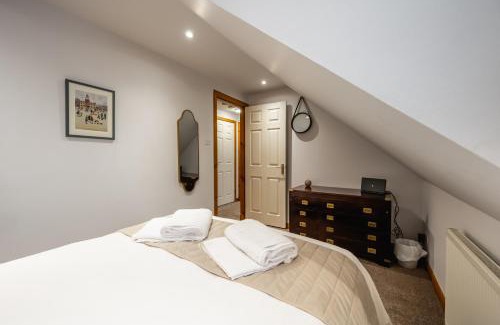 Dingwall Apartment | Explore Aldo's Place: 4-Star Family-Friendly Retreat