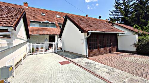 Harkany Apartment | Pet-Friendly Alea Apartmanok: Ideal for Families & Comfort