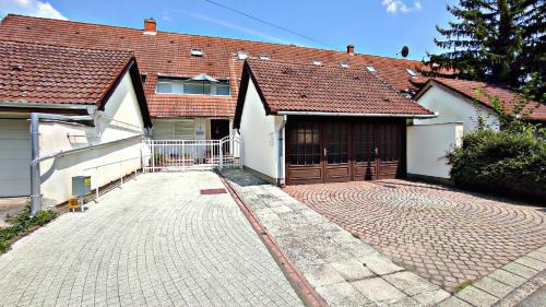 Harkany Apartment | Pet-Friendly Alea Apartmanok: Ideal for Families & Comfort