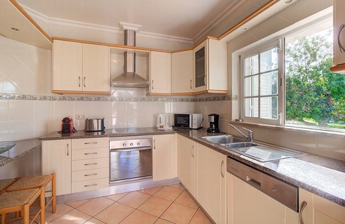 Vale de Parra Villa | Alegre: Modern Villa with Private Pool & Ocean View