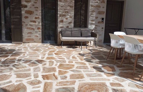 Ermoupoli House | Beautiful 3-Bedroom Estate with Private Yard in Syros