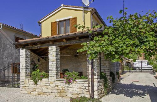 Debeljuhi House | Discover Alena in Debeljuhi: Family Retreat with Pool
