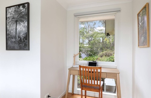 Blackheath House | Alencon: Home with 2 Fireplaces in a Scenic Bush Setting