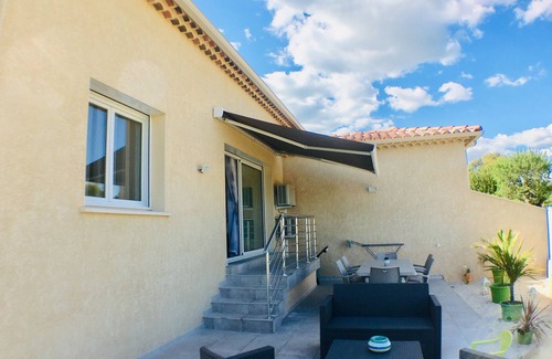 Saint-Julien-les-Rosiers Villa | Peaceful Ales Cevennes Villa: Family-Friendly Retreat