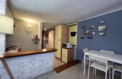 Citta Bassa Apartment | Discover Alessandro 82: Cozy Haven in Bergamo