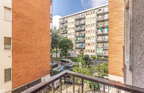 Ripamonti Corvetto Apartment | Convenient Stay at Alessia's Flat - Milano M3 Corvetto