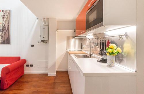 Cagnola Apartment | Pet-Friendly Alessia's Flat in Portello - Great for Families