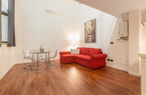 Cagnola Apartment | Pet-Friendly Alessia's Flat in Portello - Great for Families