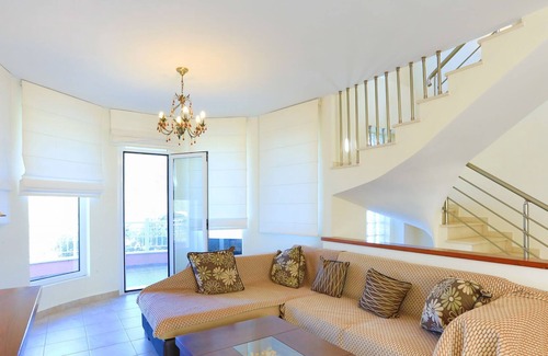 Dassia Apartment | Alex Villa Ena: Large villa, sleeps 8 jacuzzi, sauna, huge pool