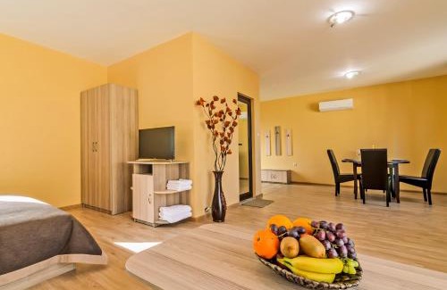 Shkorpilovtsi House | Discover Alex Village: Oceanfront Family Retreat with Views