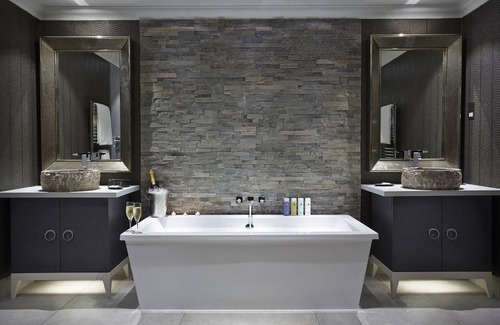 Crawley Down Hotel | Relaxing Retreat at Alexander House and Utopia Spa