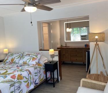 Old Town House | Relax at Alexander Palms Court - Pool & Oceanfront Access!