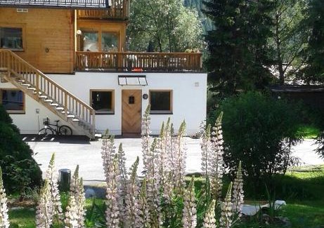 Sankt Anton am Arlberg House | Comfortable Alexandra Alber Villa Schlosskopf with Great Amenities