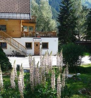 Sankt Anton am Arlberg House | Comfortable Alexandra Alber Villa Schlosskopf with Great Amenities