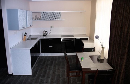 Solomjanskyj Apartment | Guest Rated 9.7 - Alexandra Apartments Near Industrial Bridge