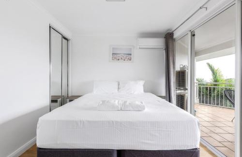 Alexandra Headland Apartment | Relax at Alexandra Beach Resort with Oceanfront Views