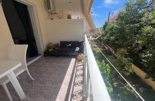 Paralia Porovitsis Apartment | Pet-Friendly Alexandra’s Apartment with 9.6/10 Guest Rating