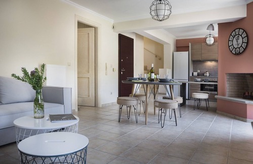 Argostoli Town Apartment | Explore Alexandras' Place: 3-Bedroom Penthouse in Argostoli