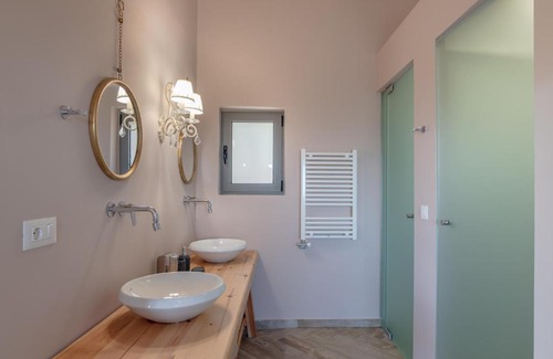 Bapiolos Villa | Experience Alexandras's Mansion - Oceanfront Retreat Awaits