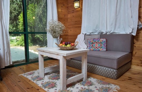 Amuka Bed & Breakfast | Unforgettable Aley Galil: Pool, Spa & Top-Rated Comfort
