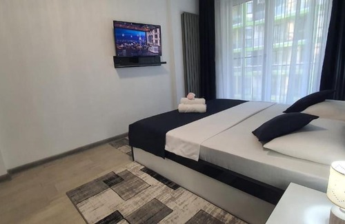 Mamaia-Sat Apartment | Relax at Alezzi Beach Resort Apartment with Pet-Friendly Amenities