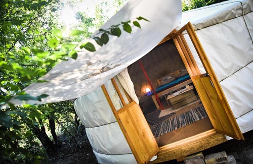 Ruzsa Cabin | Alföldi Jurta Ruzsa: Pet-Friendly Haven with 10/10 Rating