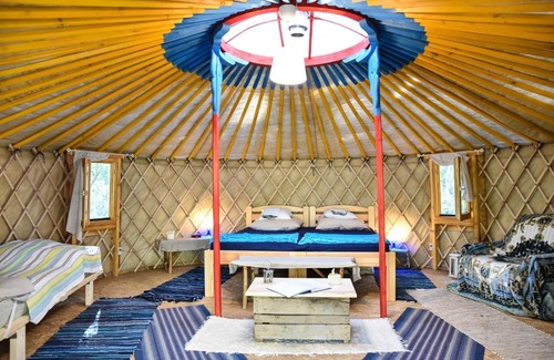 Ruzsa Cabin | Alföldi Jurta Ruzsa: Pet-Friendly Haven with 10/10 Rating