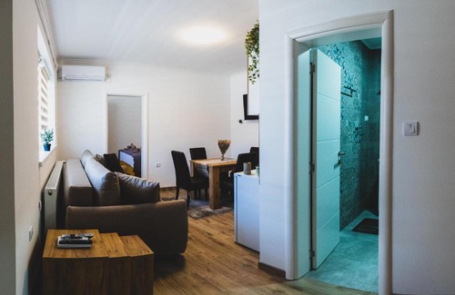 Subotica Apartment | ALFA Apartmani: Guest Rated 10/10 for Families and Pets